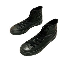 CONVERSE Chuck Taylor All Star Black Leather High Tops Women’s 7 Men’s 5 Unisex